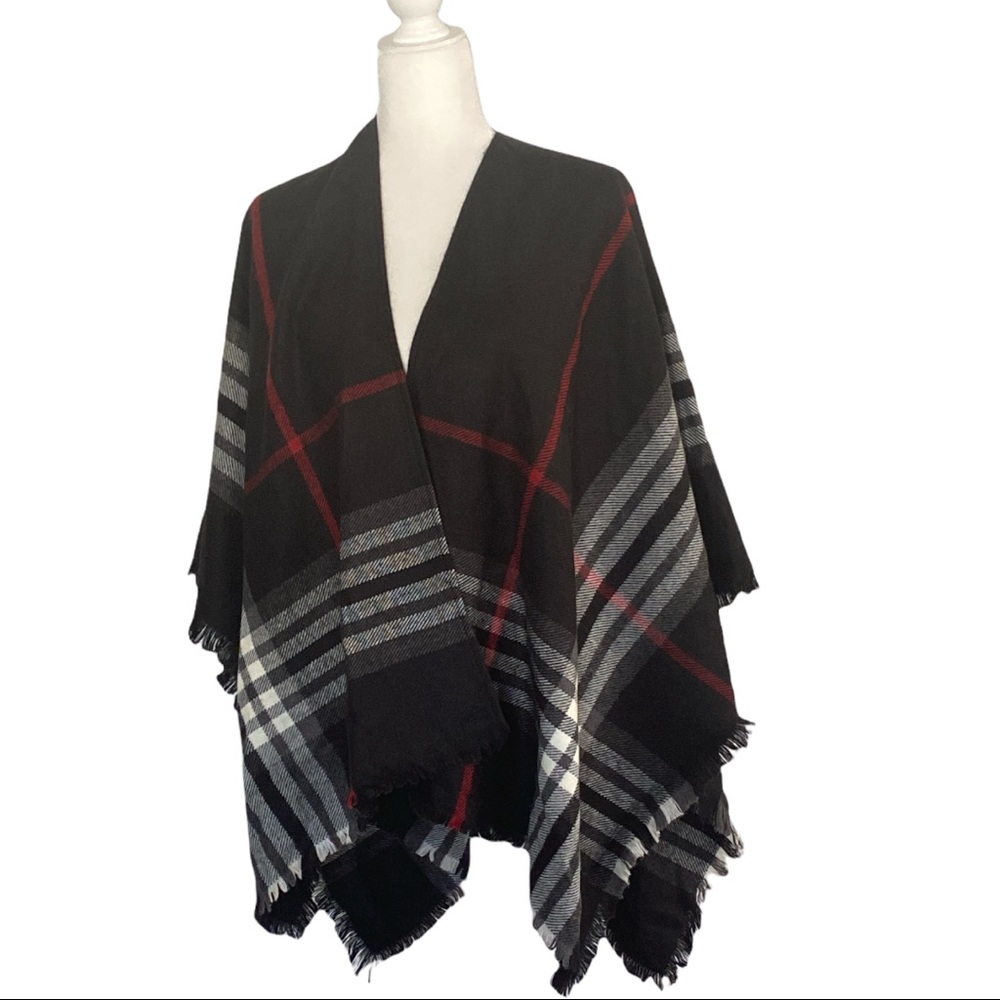 V. Fraas Women’s Plaid Twill Ruana Black Poncho